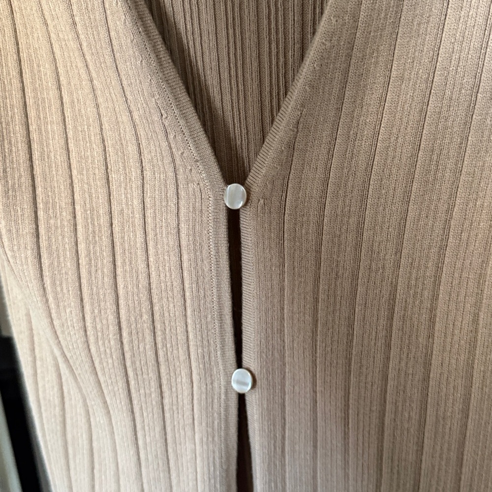 Women's Tan Ribbed Sweater - Picture 3 of 4